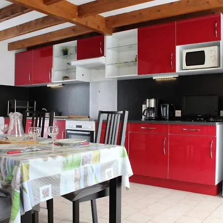 Maison De A Oleron : Proche Port, Plage, Jardin, Terrasse, Garage - 6 Couchages - Fr-1-246a-62 * Saint-Pierre-d'Oleron
