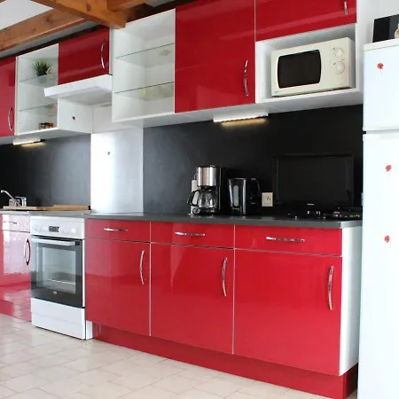 Holiday home Maison De A Oleron : Proche Port, Plage, Jardin, Terrasse, Garage - 6 Couchages - Fr-1-246a-62 Saint-Pierre-d'Oleron