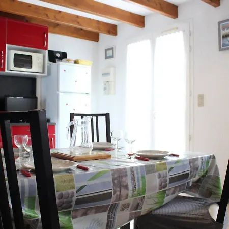 Holiday home Maison De A Oleron : Proche Port, Plage, Jardin, Terrasse, Garage - 6 Couchages - Fr-1-246a-62 *